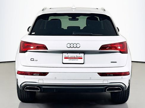 Used 2023 Audi Q5 2.0T Premium w/ Convenience Package AWD/4WD image 3