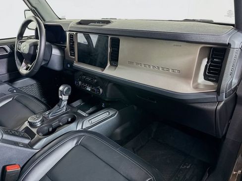 Certified 2025 Ford Bronco Outer Banks AWD/4WD image 35