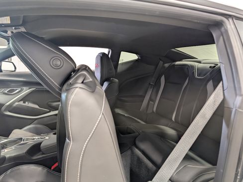 Used 2018 Chevrolet Camaro SS RWD image 15