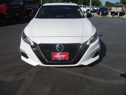 Used 2021 Nissan Altima 2.0 SR FWD image 12
