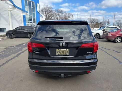 Used 2018 Honda Pilot EX image 11