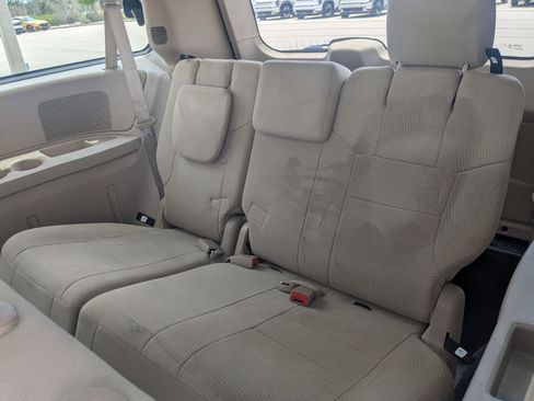 Used 2014 Dodge Grand Caravan American Value Package FWD image 16
