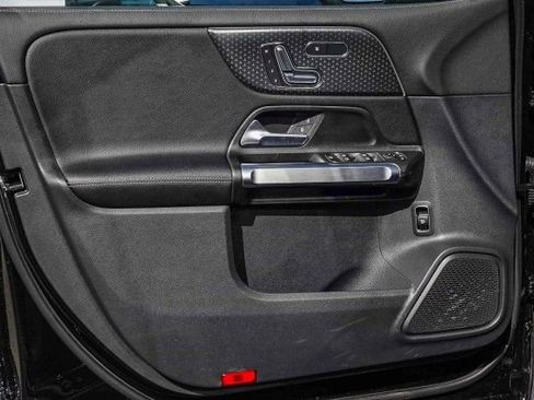 Used 2024 Mercedes-Benz GLB 250 image 20