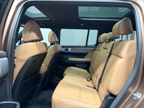 Used 2024 Hyundai Santa Fe Limited AWD/4WD image 19