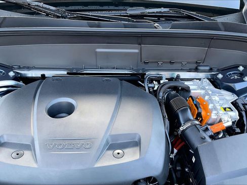 New 2026 Volvo XC90 T8 Ultra w/ Protection Package Premier image 13
