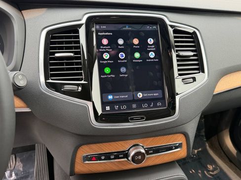 Certified 2024 Volvo XC90 T8 Plus w/ Protection Package Premier AWD/4WD image 23
