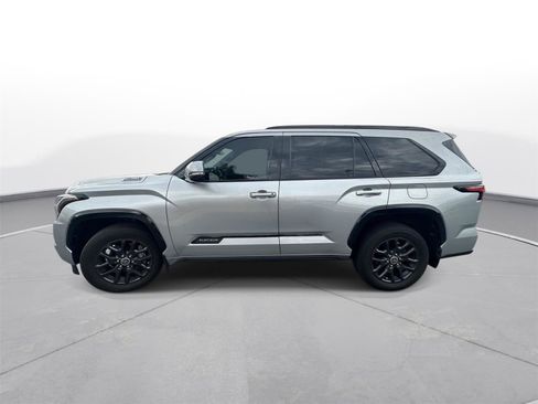 Used 2023 Toyota Sequoia Platinum AWD/4WD image 9
