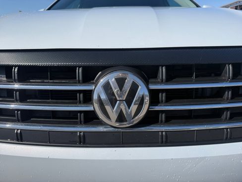 Used 2019 Volkswagen Jetta SE w/ Cold Weather Package image 23