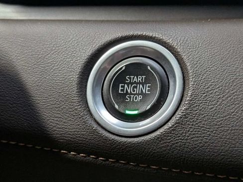 Used 2021 Cadillac Escalade ESV Premium Luxury AWD/4WD image 25