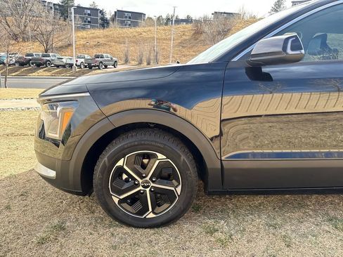 Used 2023 Kia Niro EX FWD image 23