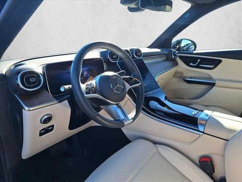 Used 2024 Mercedes-Benz GLC 300 4MATIC image 9