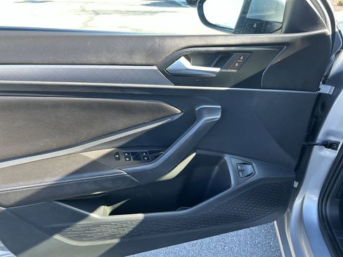 Used 2023 Volkswagen Jetta SE image 19