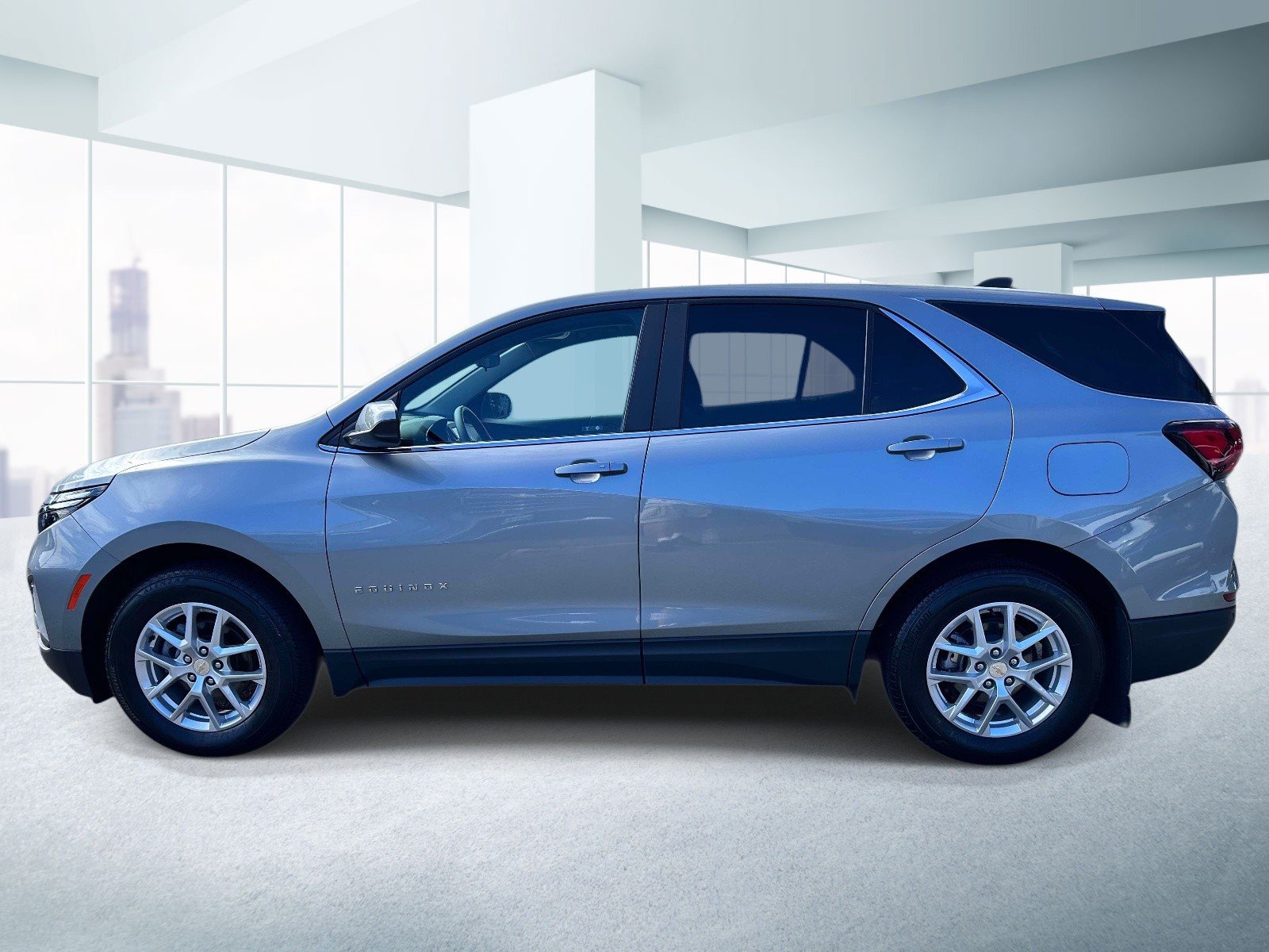 Used 2024 Chevrolet Equinox LT AWD/4WD image 2