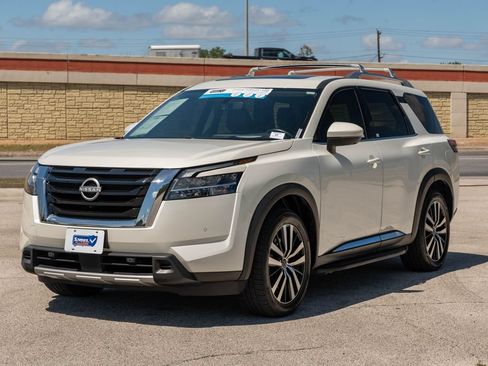 Used 2023 Nissan Pathfinder Platinum w/ Lighting Package (N93) AWD/4WD image 4
