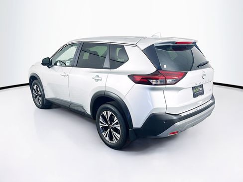 Used 2023 Nissan Rogue SV FWD image 5
