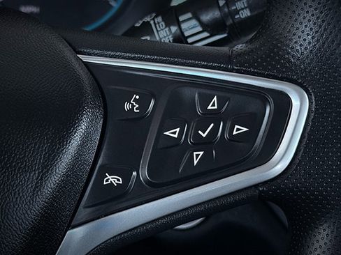 Used 2022 Chevrolet Equinox LS image 13