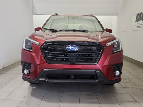 Used 2024 Subaru Forester Limited image 3
