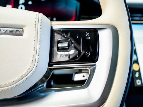 Used 2024 Land Rover Range Rover Autobiography image 43