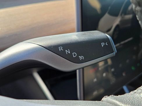 Used 2021 Tesla Model Y Long Range image 24