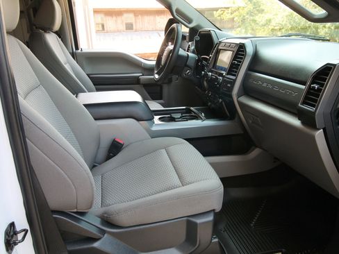 Used 2022 Ford F250 XLT w/ XLT Premium Package AWD/4WD image 35