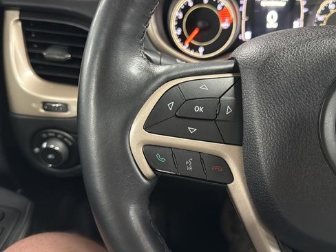 Used 2016 Jeep Cherokee Latitude w/ Cold Weather Group image 21