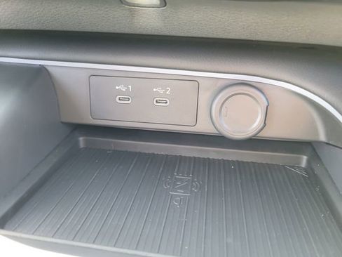 New 2026 Nissan Sentra SR w/ SR Premium Package FWD image 18