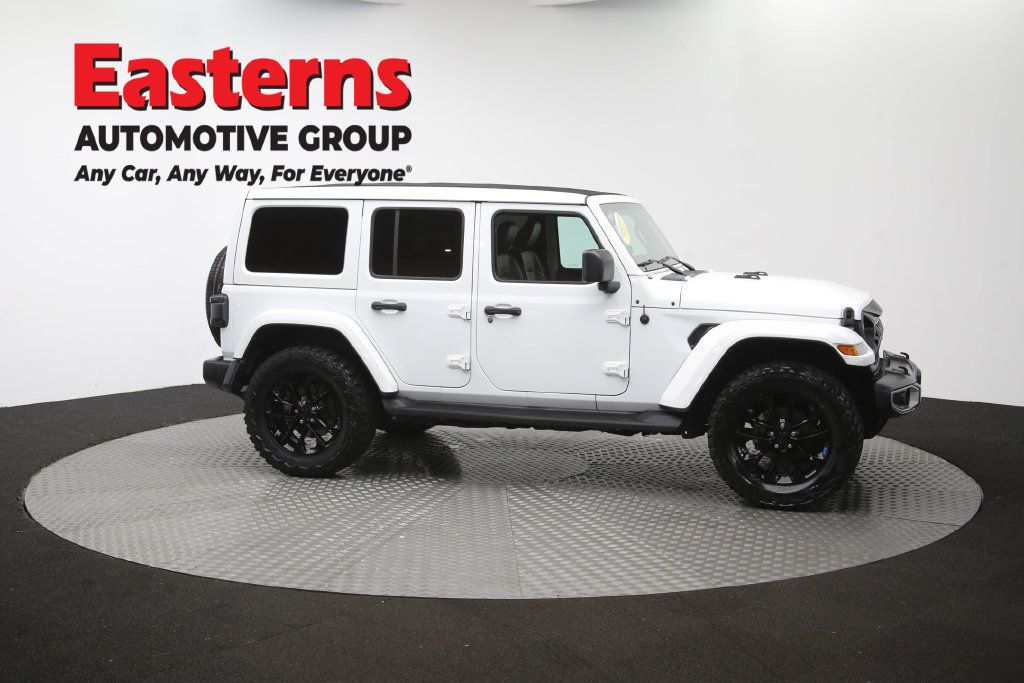 Used 2022 Jeep Wrangler Unlimited Sahara w/ Cold Weather Group AWD/4WD image 49