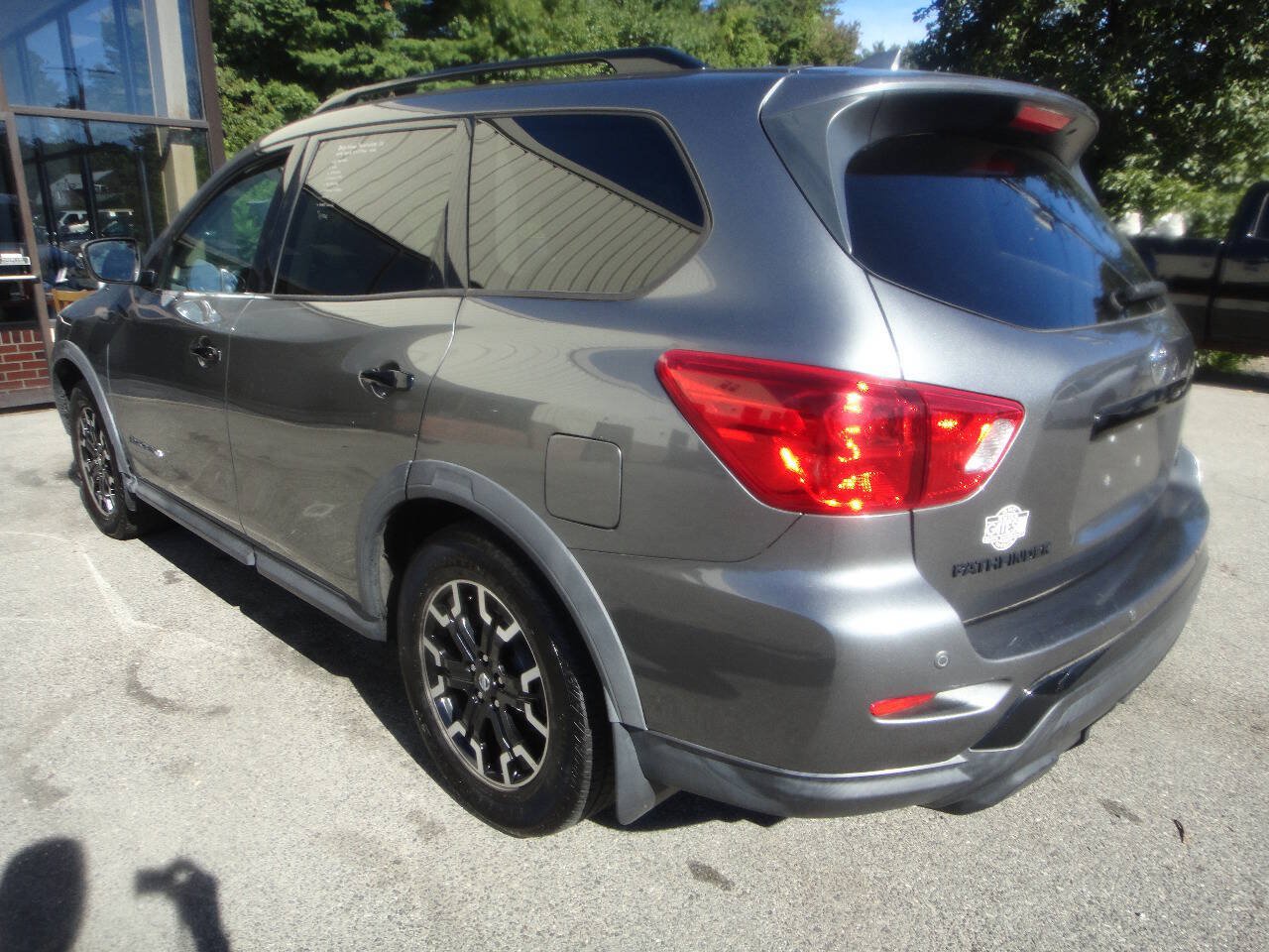 Used 2020 Nissan Pathfinder SV w/ Rock Creek Edition AWD/4WD image 6