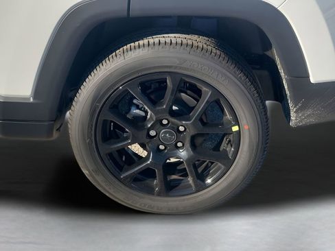 New 2026 Jeep Compass Latitude AWD/4WD image 18