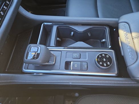 Used 2023 Nissan Pathfinder SL w/ SL Premium Package image 22