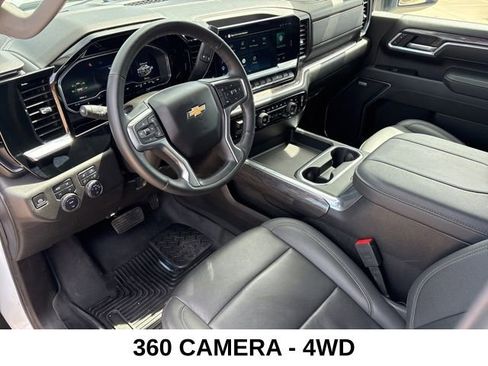 Used 2025 Chevrolet Silverado 2500 LTZ w/ LTZ Convenience Package AWD/4WD image 13