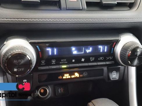 Used 2025 Toyota RAV4 XLE AWD/4WD image 20