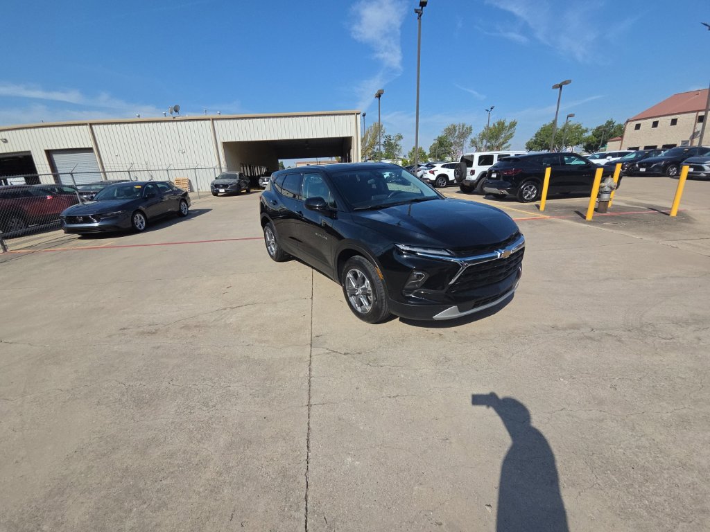 Used 2025 Chevrolet Blazer LT AWD/4WD image 6