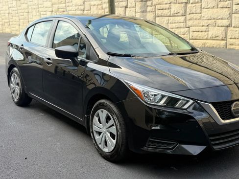 Used 2021 Nissan Versa S FWD image 33