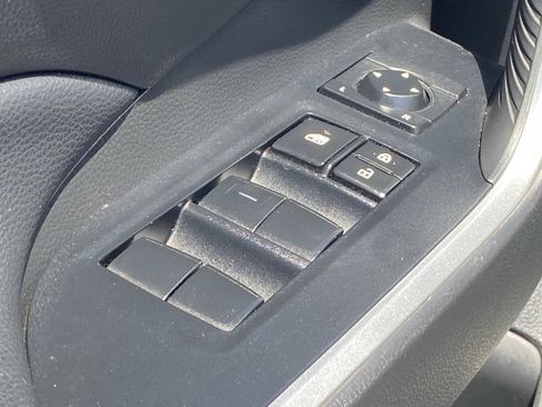 Used 2020 Toyota RAV4 XLE w/ Convenience Package FWD image 30