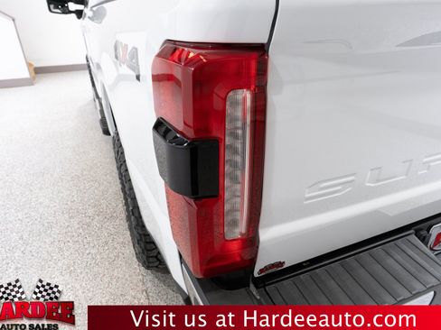Used 2025 Ford F250 Lariat AWD/4WD image 9
