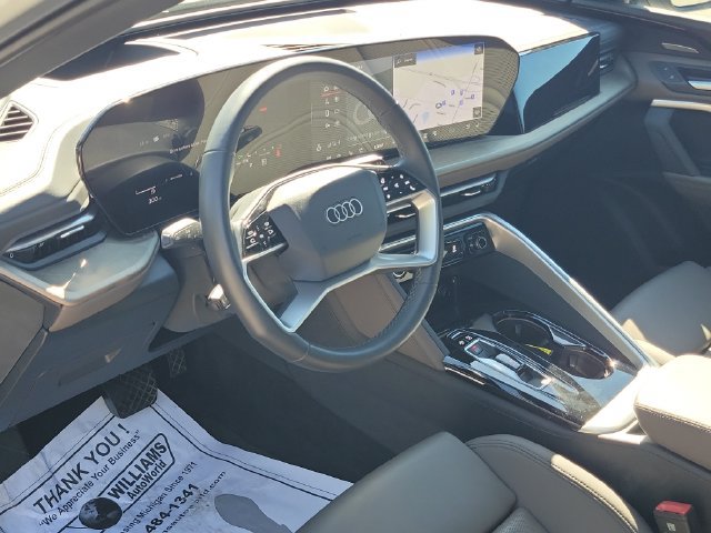 Used 2025 Audi Q5 Premium Plus w/ Premium Plus AWD/4WD image 8