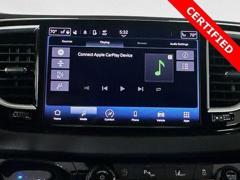 Used 2024 Chrysler Pacifica Touring-L image 15