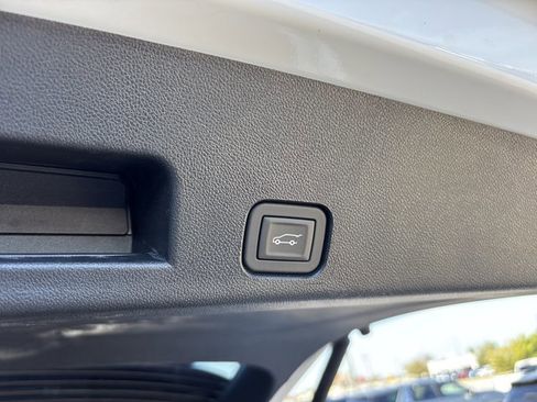 New 2026 Chevrolet Traverse LT w/ Enhanced Driving Package image 7