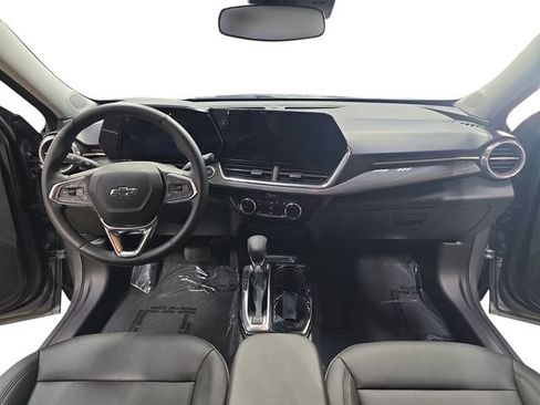 Used 2025 Chevrolet Trax ACTIV w/ Driver Confidence Package FWD image 11