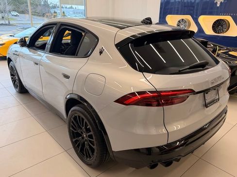 Used 2025 Maserati Grecale Modena AWD/4WD image 3