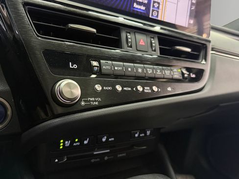 Used 2022 Lexus ES 300h w/ Premium Package FWD image 24
