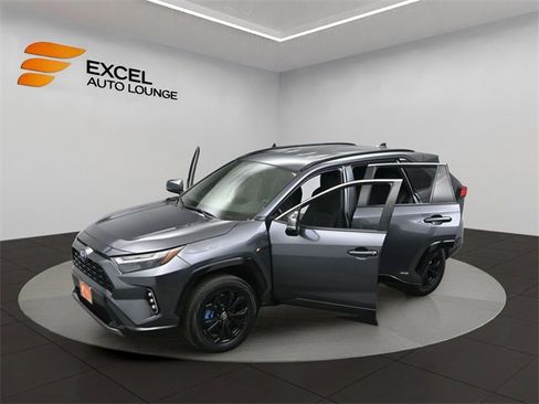 Used 2022 Toyota RAV4 SE image 50