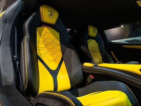 Used 2026 Lamborghini Revuelto AWD/4WD image 52