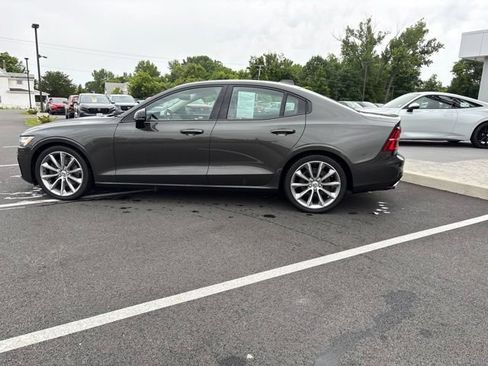 Used 2021 Volvo S60 T5 Momentum w/ Premium Package AWD/4WD image 9
