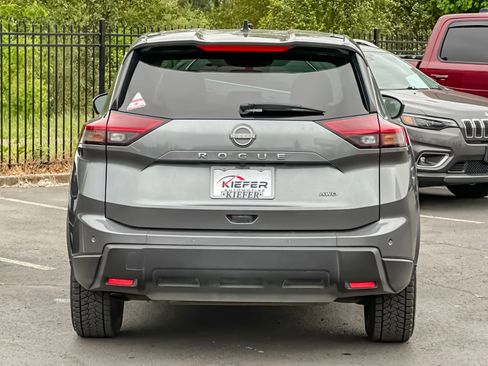 Used 2024 Nissan Rogue S AWD/4WD image 4