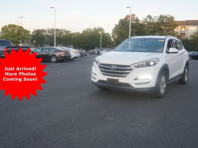 Used 2017 Hyundai Tucson SE w/ SE Popular Package 02