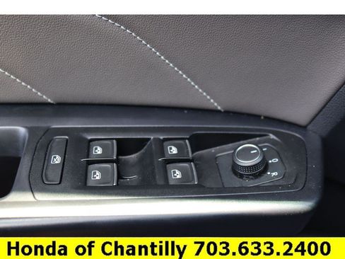 Used 2021 Volkswagen Atlas Cross Sport SE image 23