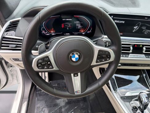 Used 2022 BMW X7 M50i AWD/4WD image 16