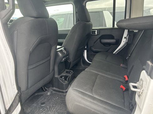 Used 2018 Jeep Wrangler Unlimited Sport S image 8